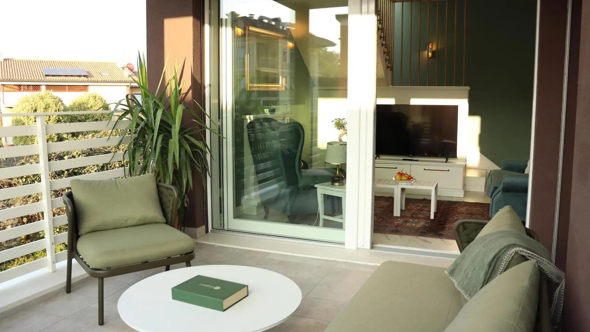 Domus Aurus Luxury Apartment Bardolino 0*,  Italy
