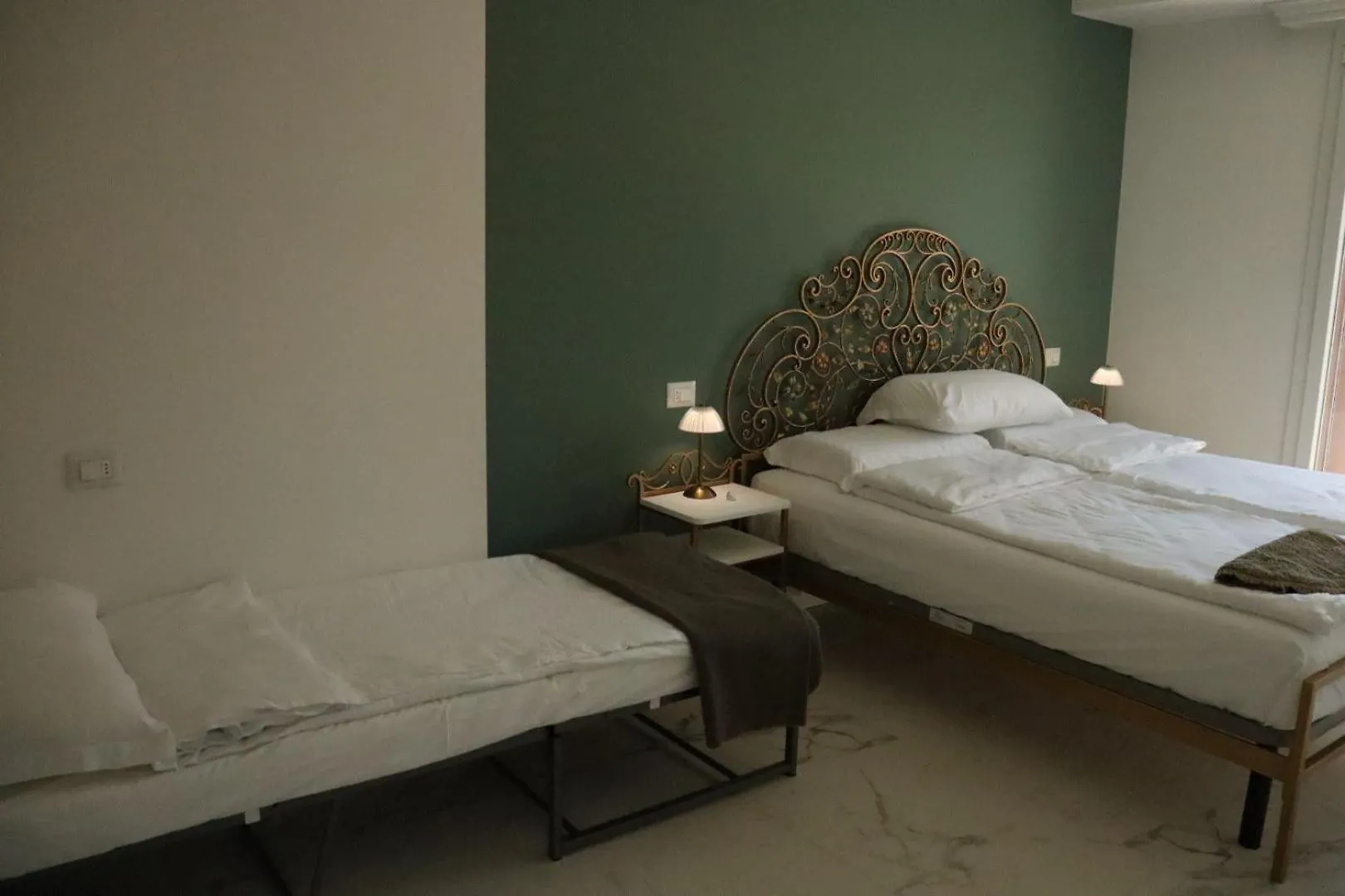 Domus Aurus Luxury Apartment Bardolino Italy